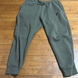 Nike tech pants lite bleach stain